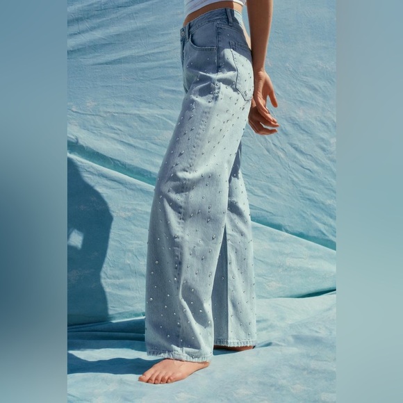 NWT ZARA TRF CURVED HIGH WAIST RHINESTONE JEANS - Picture 8 of 11